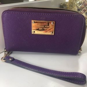 Michael kors Wristlet